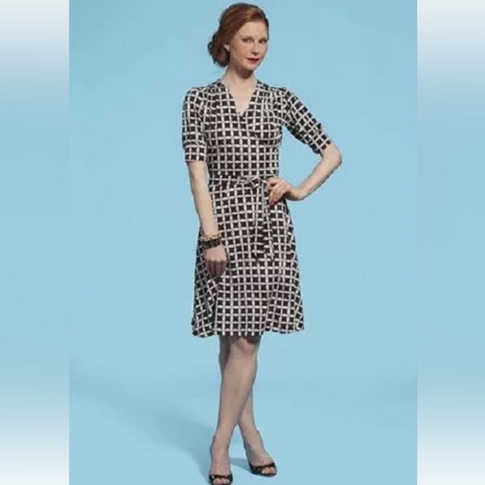 Leota NY 'Perfect Wrap Dress' Black & White Print Sz M Beautiful EUC